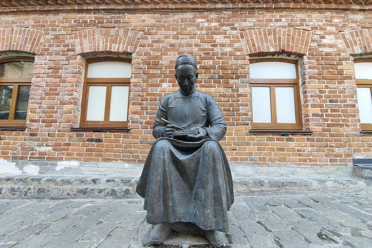 Экскурсия по Миллионке
