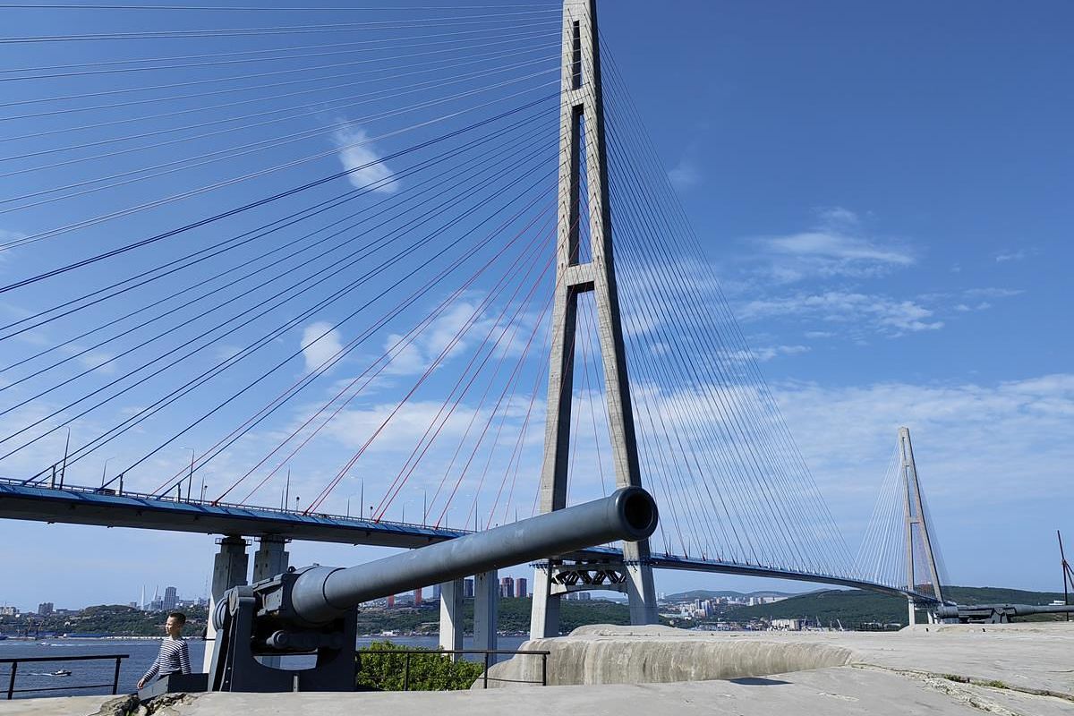 Экскурсия на остров Русский