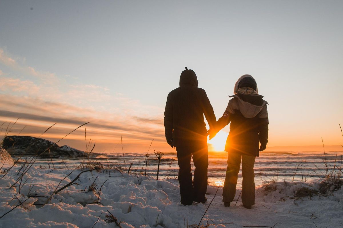 Мыс Маячный, скалы Три брата на снегоходе в нарте