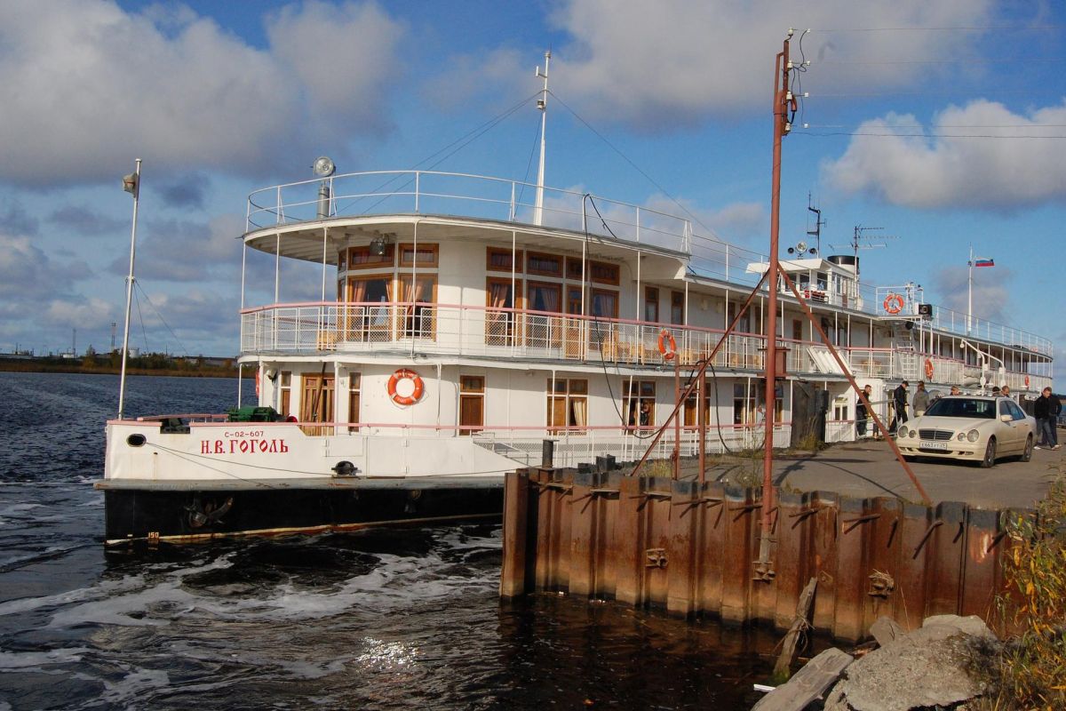 Ночное ретро-путешествие на колесном пароходе "Н.В.Гоголь"