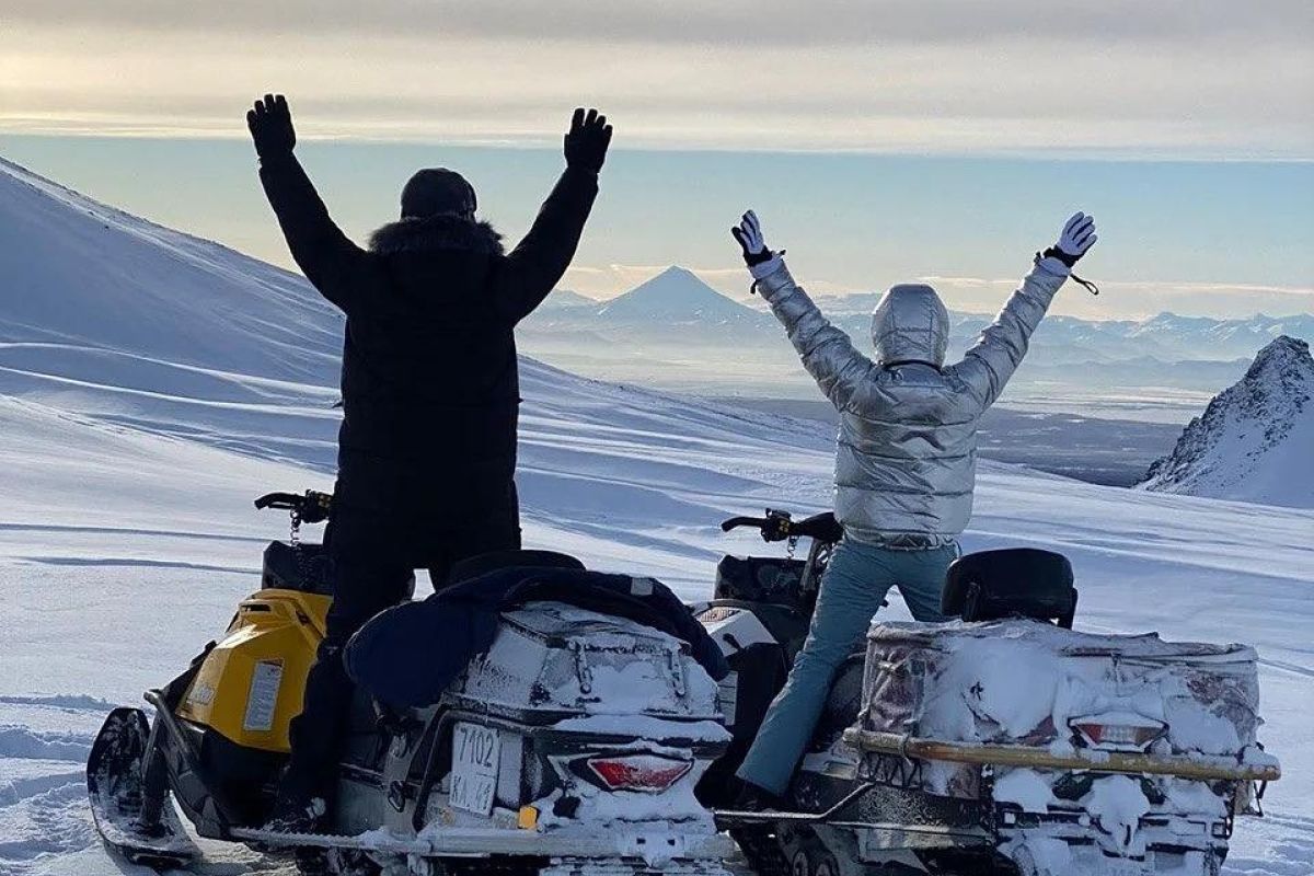 Экскурсия на снегоходе к Авачинскому перевалу (экструзия Верблюд)