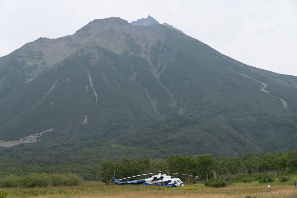 Вертолетная экскурсия на Курильское озеро, Ксудач и Ходуткинские источники