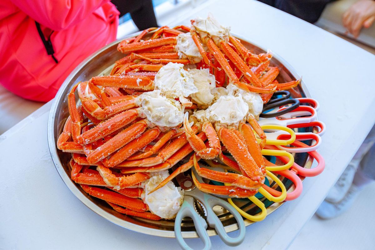 Морская прогулка к бухте Русской
