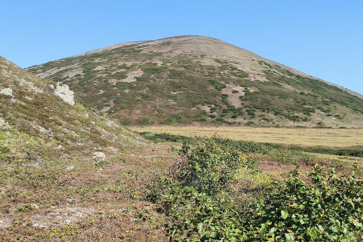 Прогулка по древнему вулкану (г. Анадырь, гора Дионисия), дневной тур