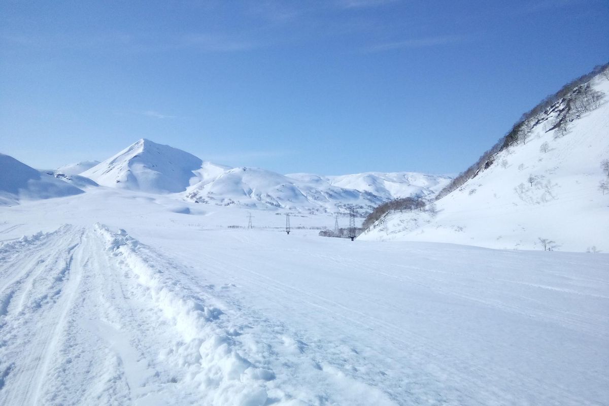 Вулкан Горелый на снегоходе