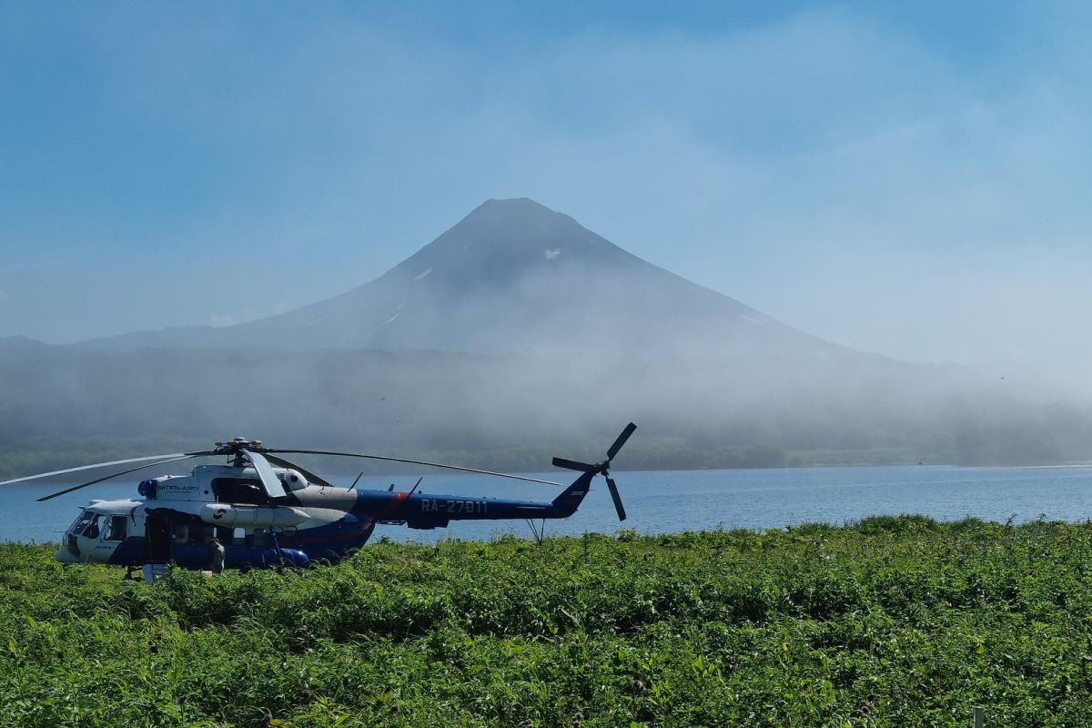 Вертолетная экскурсия на Курильское озеро, Ксудач и Ходуткинские источники
