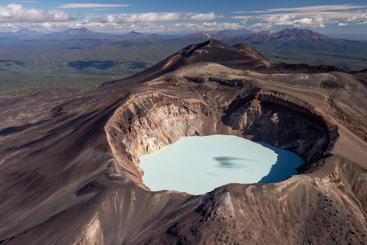 Вдыхай лето. Летний тур на Камчатку с PEAK 3'456