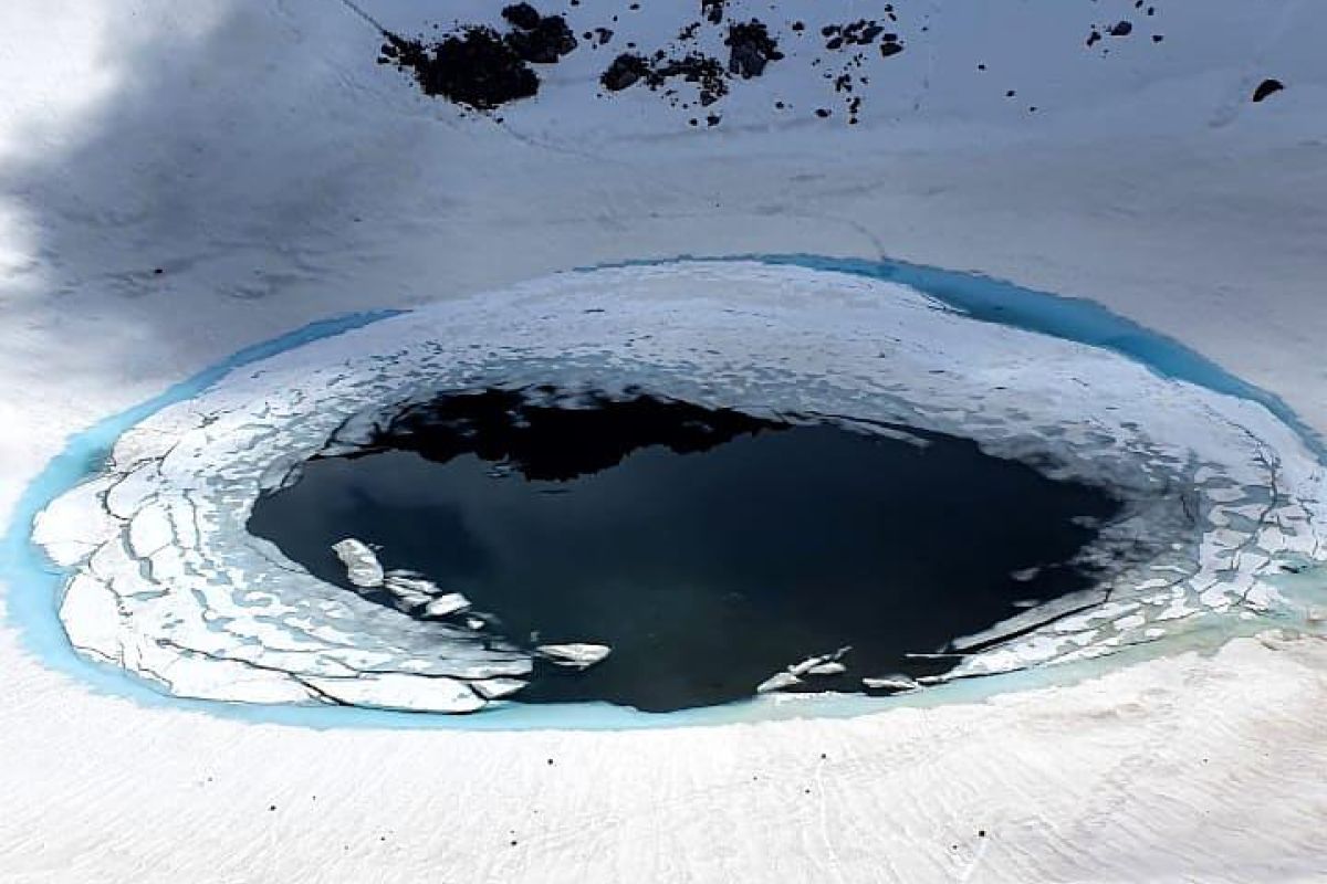 Влукан Горелый + вулкан Мутновский за один день на снегоходе