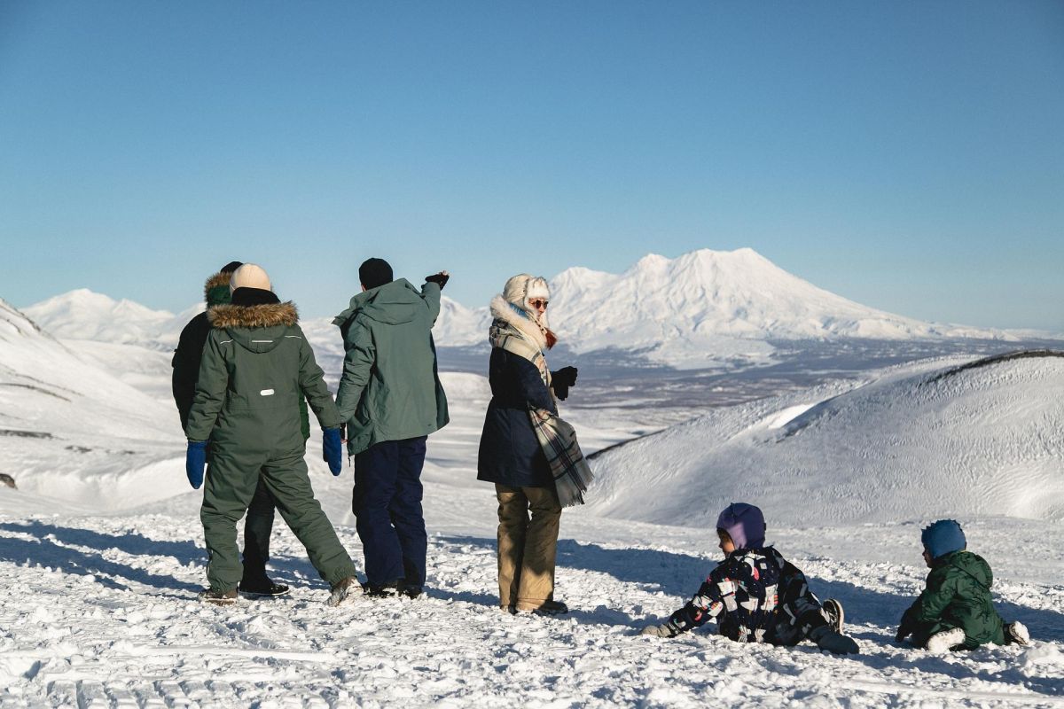 Поездка к подножию Авачинского вулкана на ратраке или на снегоходе (в нарте)