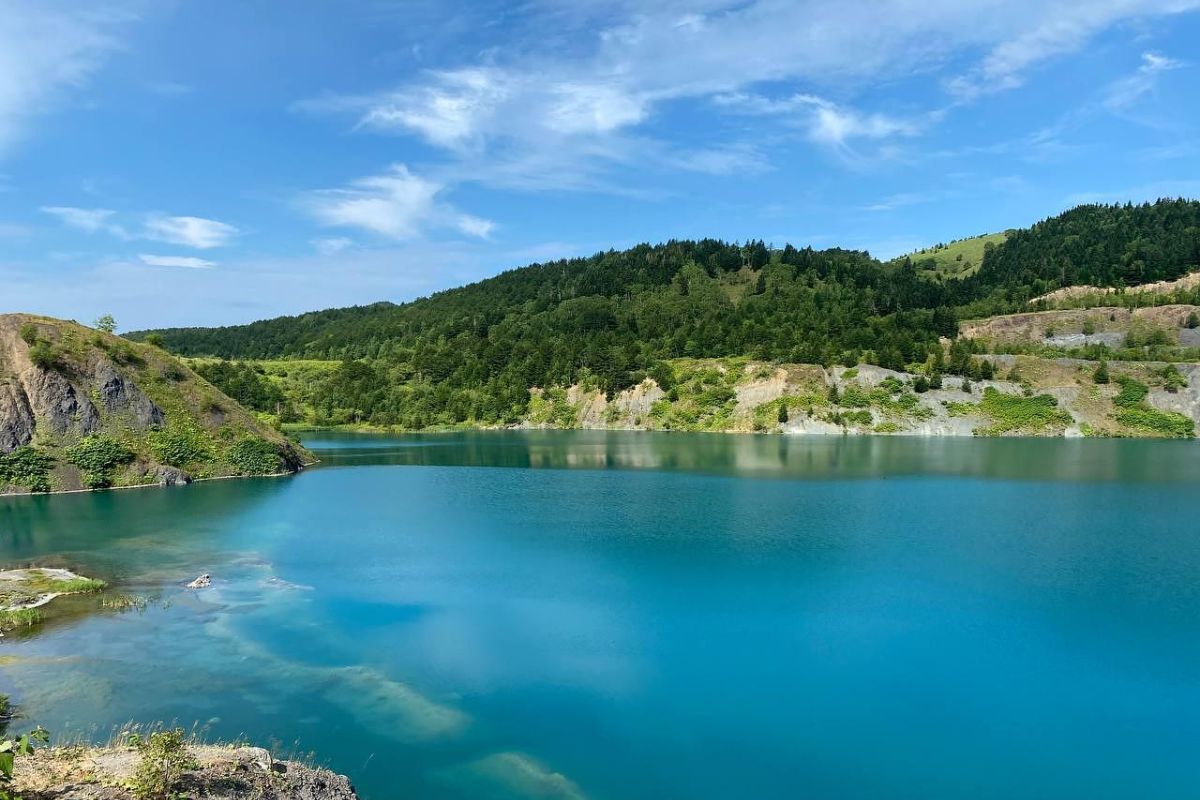 Мыс Евстафия и Голубые озера