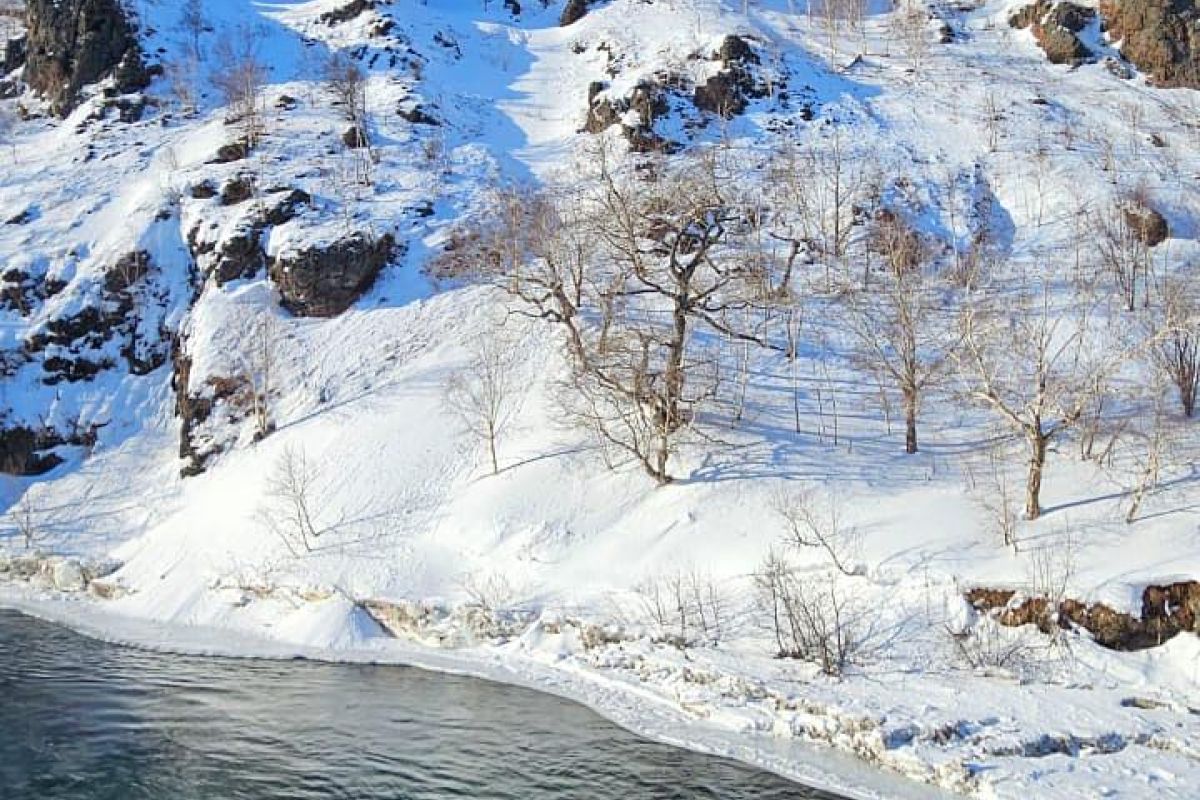 Путешествие на снегоходах к памятнику Природы Аквариум