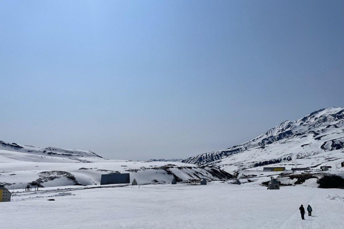 Джип-тур в Долину Не Гейзеров (Дачные источники) в Июне