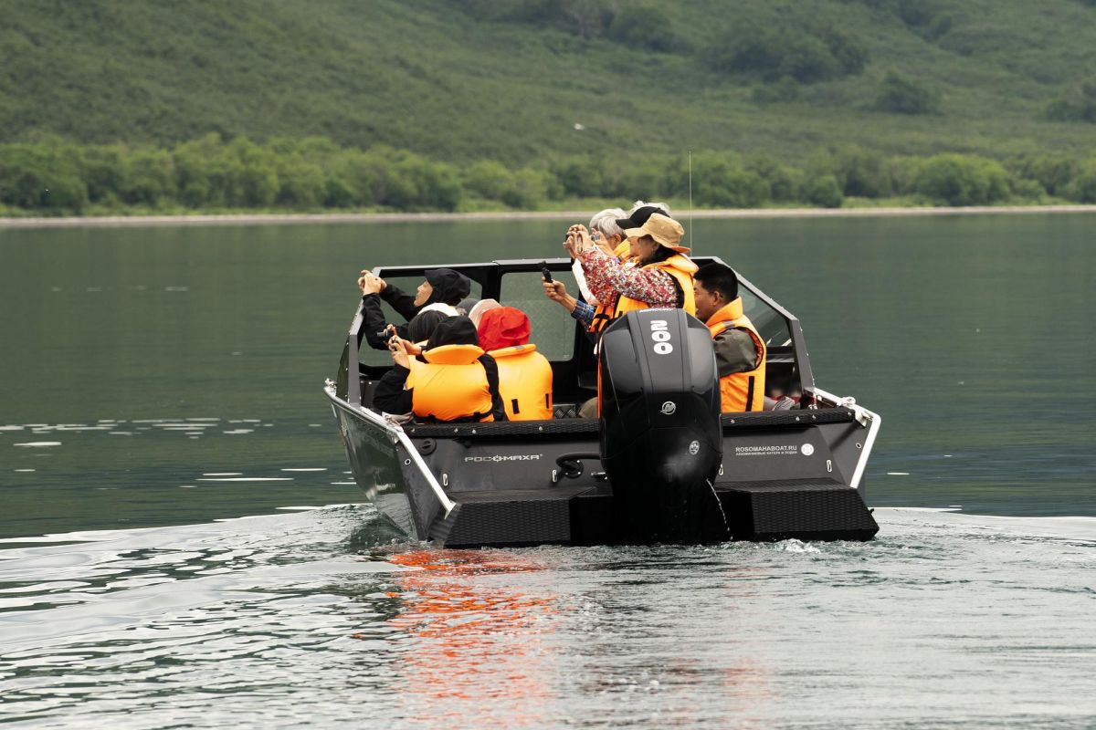 Вертолетная экскурсия на Курильское озеро, Ксудач и Ходуткинские источники