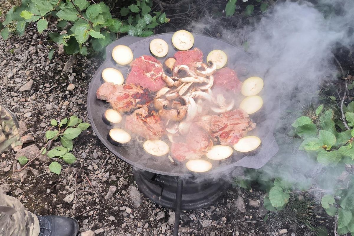 Прогулка по древнему вулкану (г. Анадырь, гора Дионисия), тур с ночёвкой