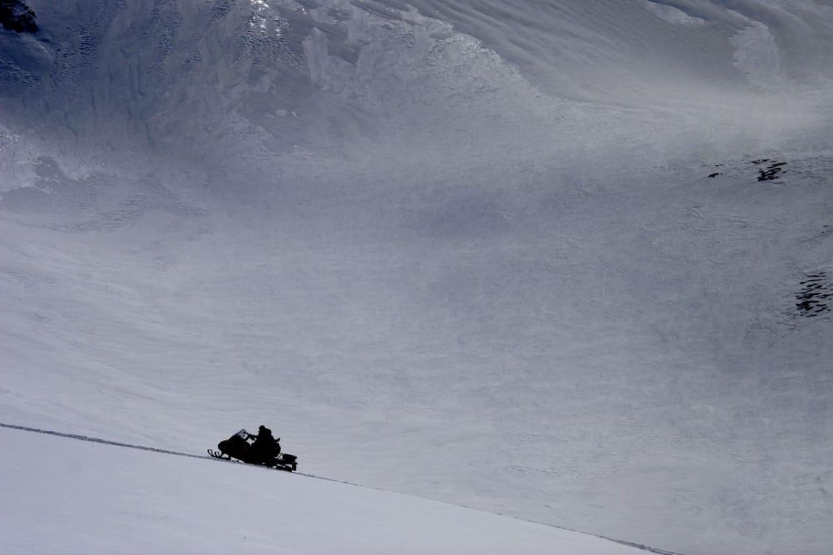 Вся мощь вулканов. Снегоходный тур повышенной комфортности.