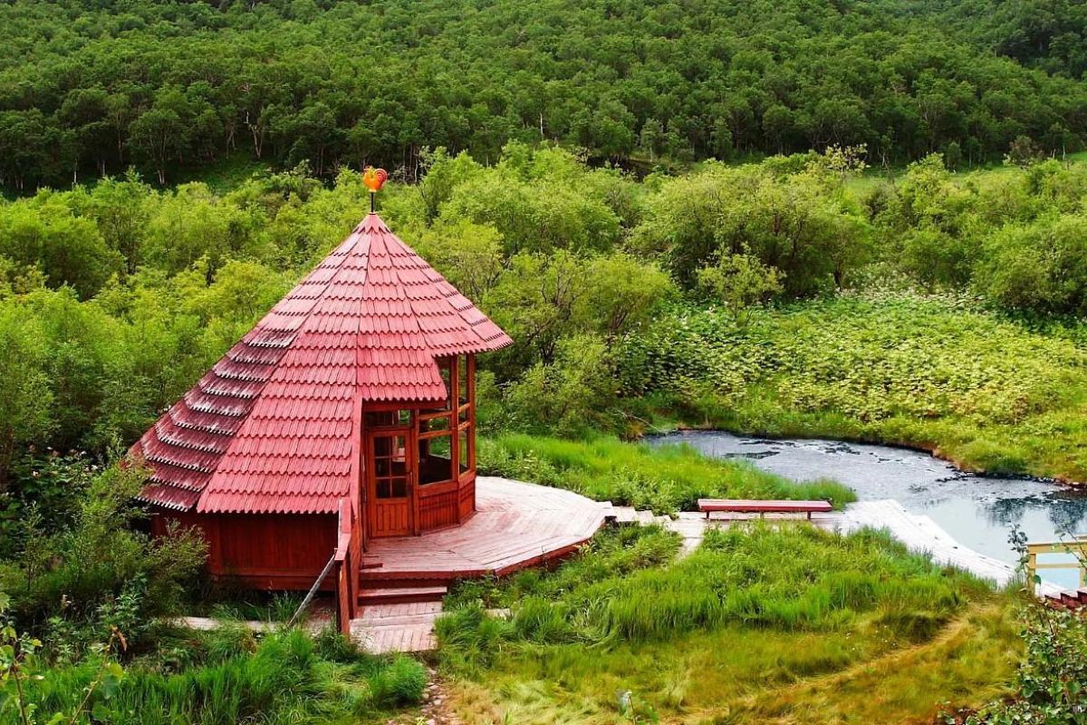 В Долину Гейзеров и Налычевские источники на вертолете