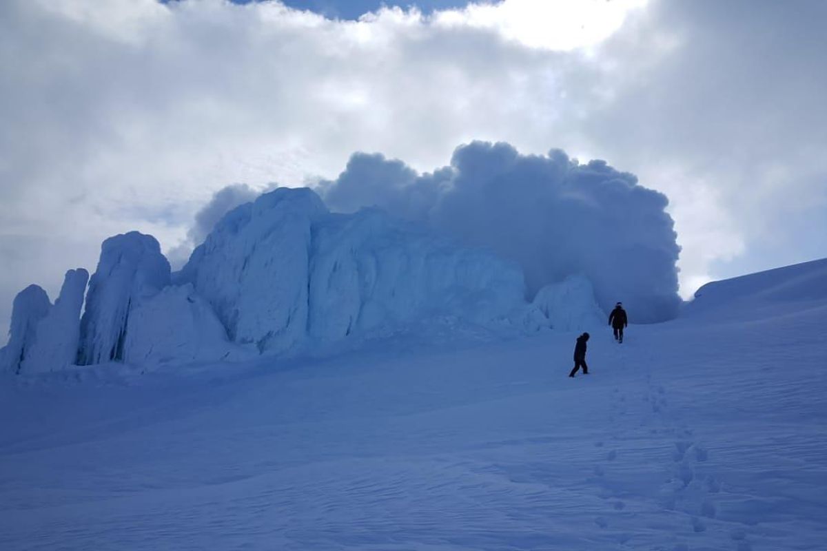 На снегоходах к Дачным термальным источникам (Мини долина гейзеров), 1 день