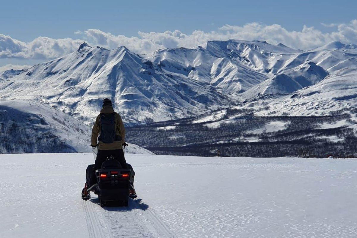Вся мощь вулканов. Снегоходный тур повышенной комфортности.