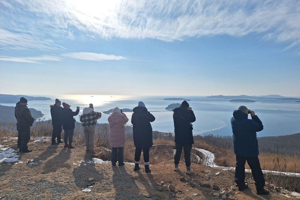 Вокруг острова Русский