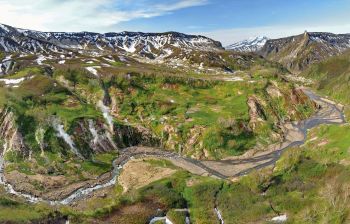 В Долину Гейзеров и Налычевские источники на вертолете