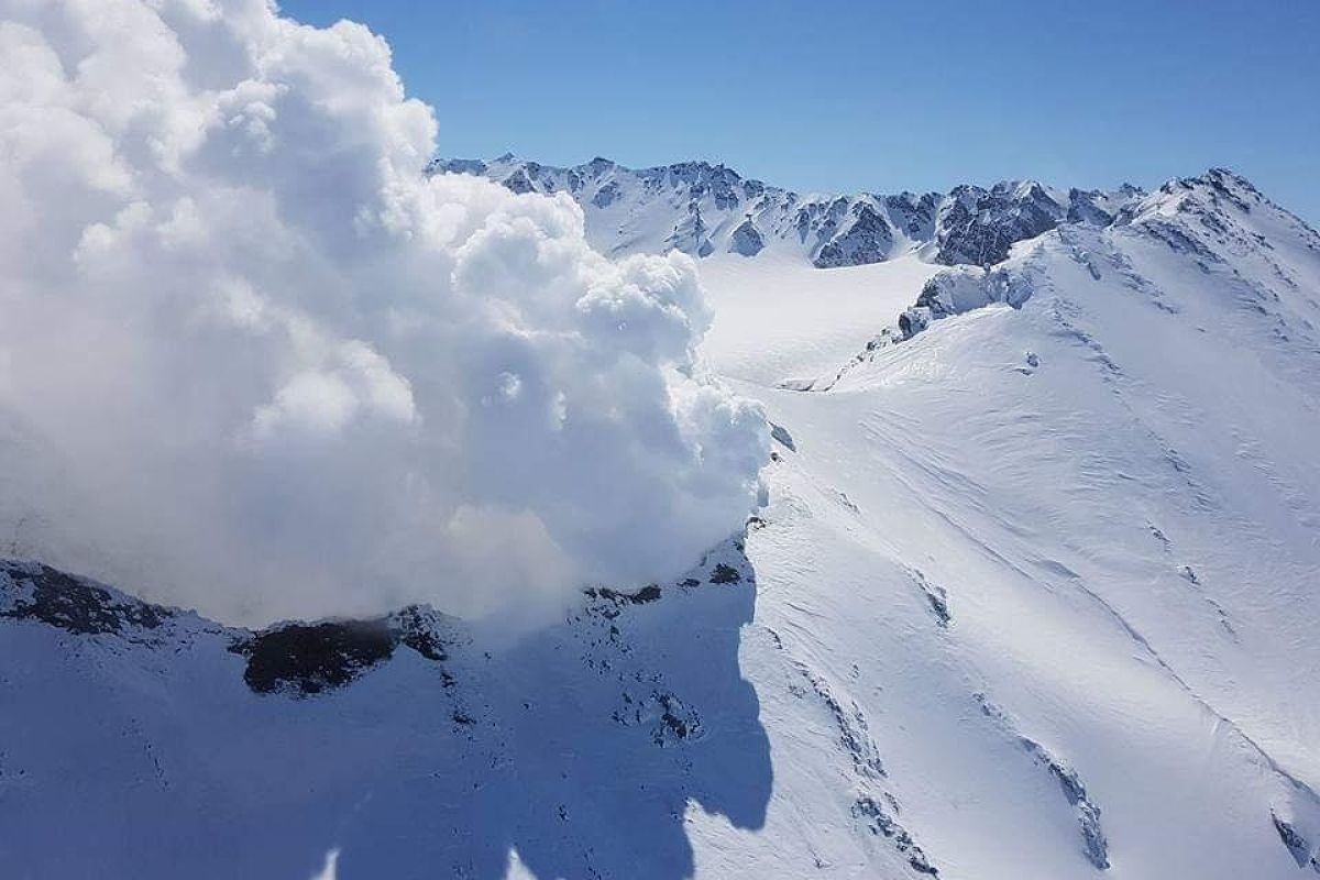 На снегоходах к Дачным термальным источникам (Мини долина гейзеров), 1 день