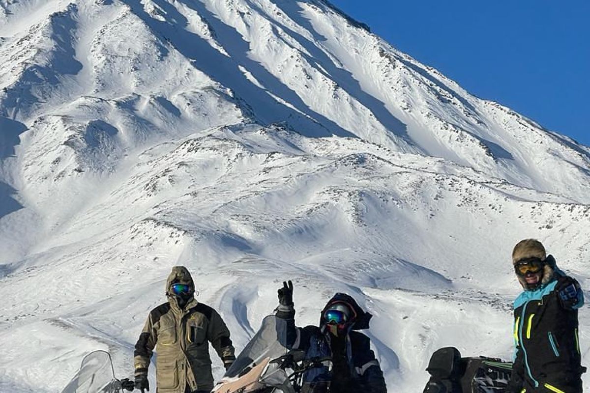 Экскурсия на снегоходе к Авачинскому перевалу (экструзия Верблюд)