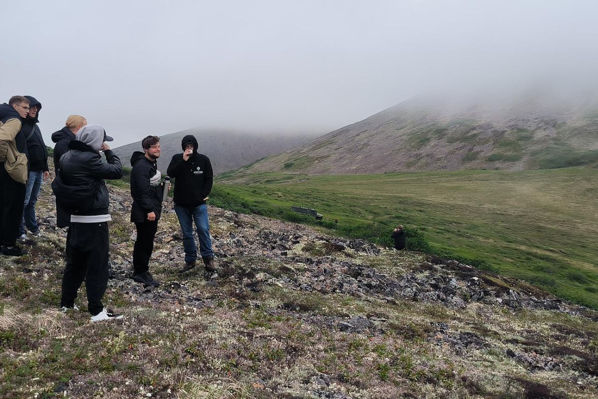 Прогулка по древнему вулкану (г. Анадырь, гора Дионисия), дневной тур