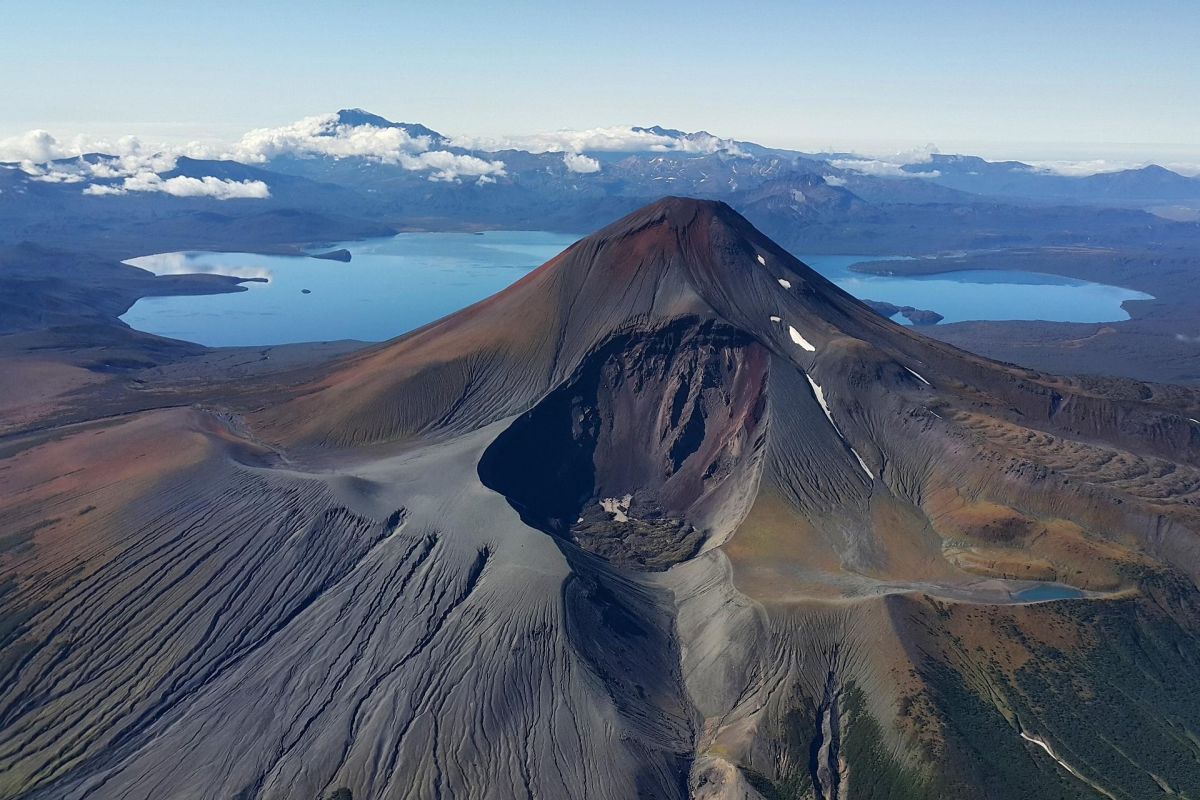 Вертолетная экскурсия на Курильское озеро, Ксудач и Ходуткинские источники
