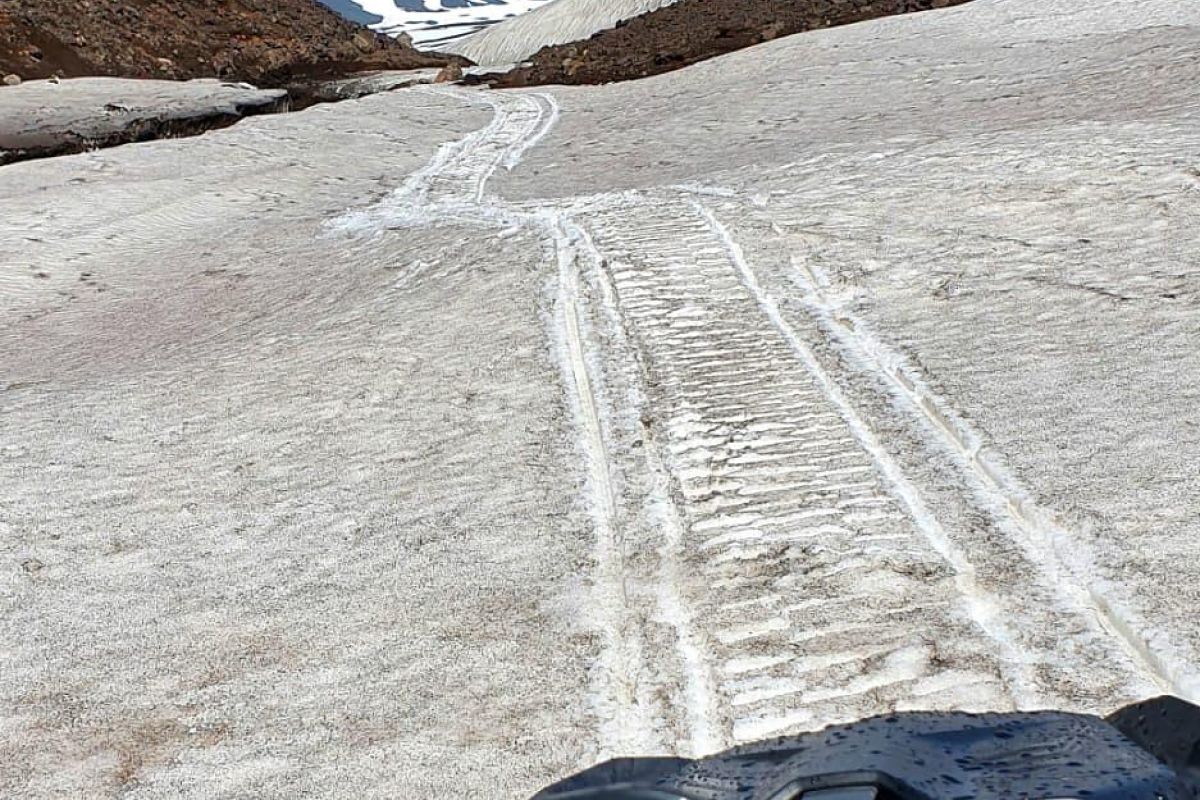 Вся мощь вулканов. Снегоходный тур повышенной комфортности.