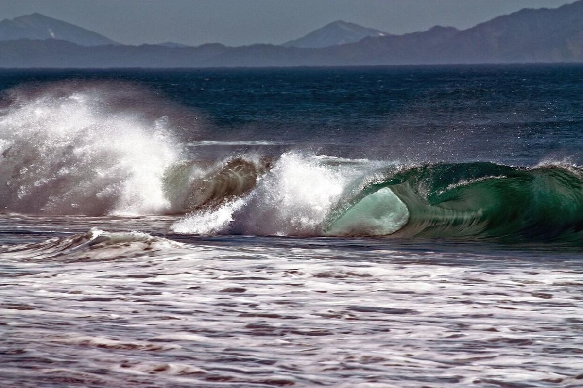 Джип-тур к Авачинскому вулкану (гора Верблюд) + «Черный пляж»