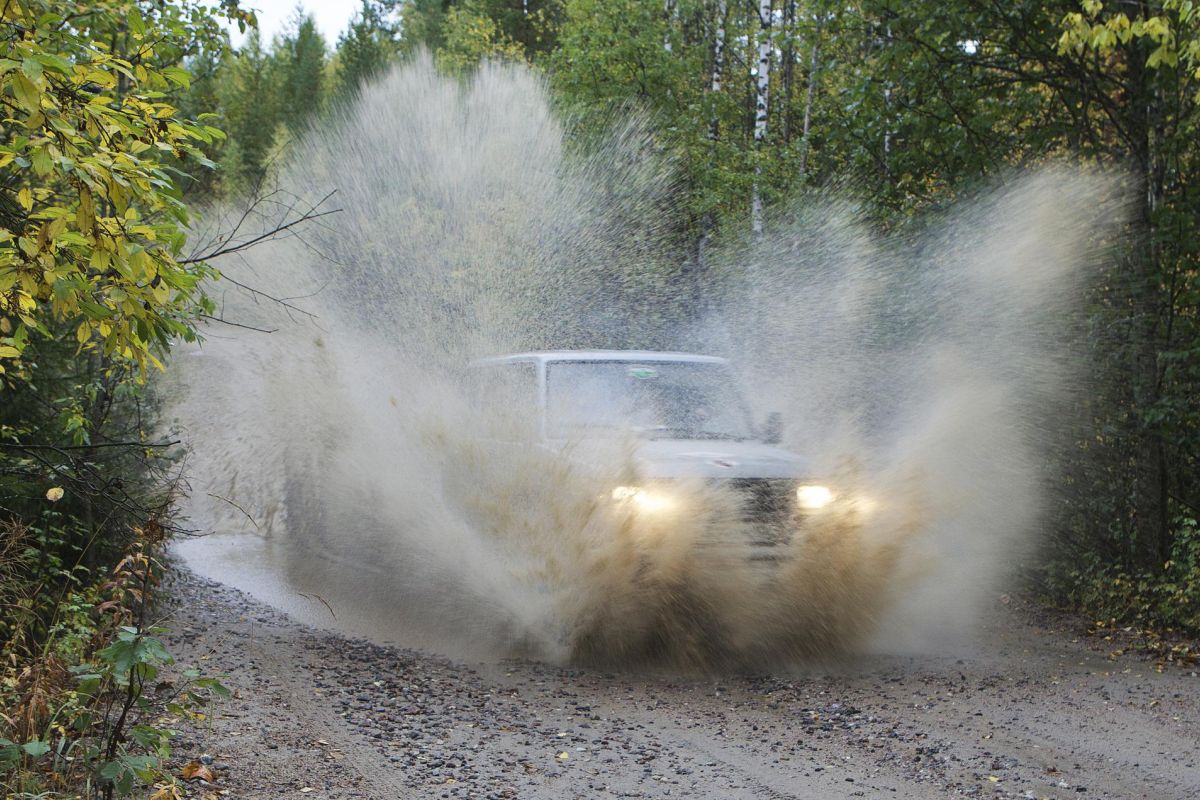 Джип-тур «Мистическая гора Воттоваара – озеро Пизанец»