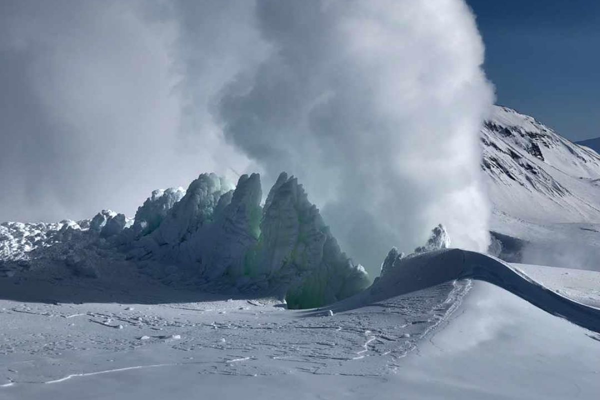 На снегоходах к Дачным термальным источникам (Мини долина гейзеров), 1 день