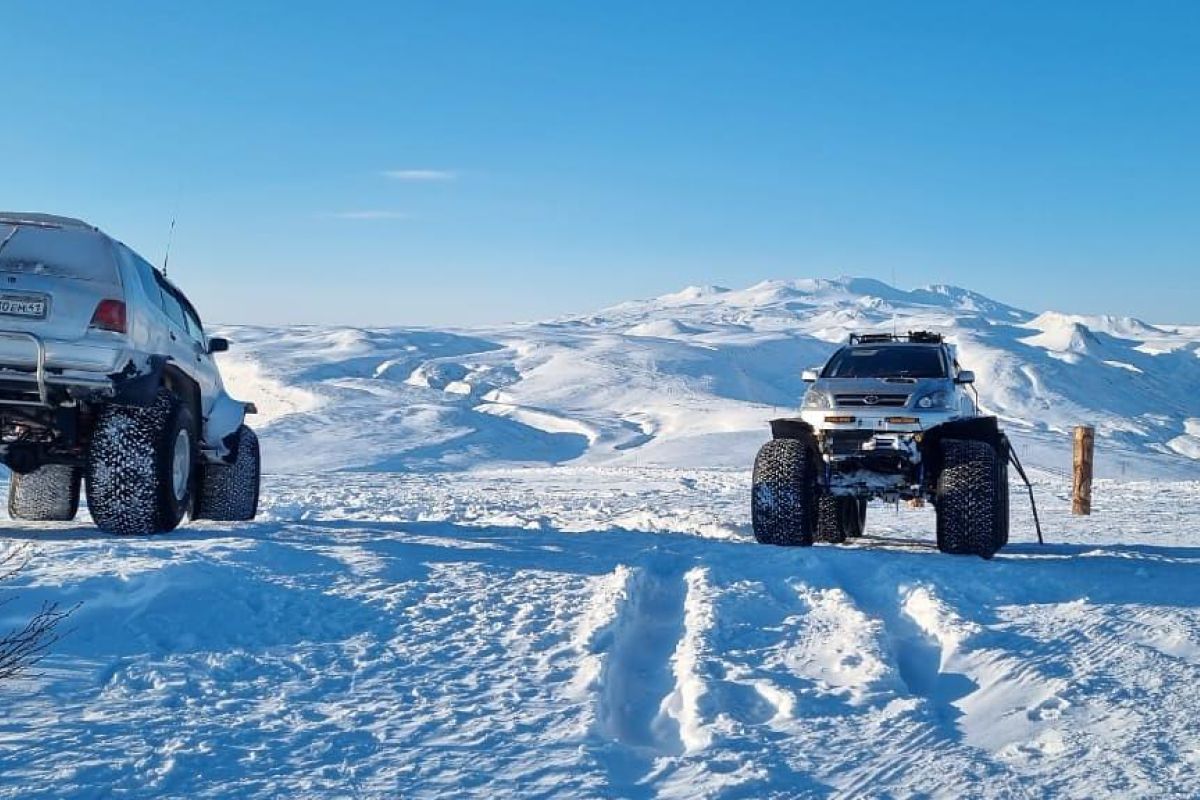 Экскурсия на вездеходе на Вилючинский перевал и Дачные источники
