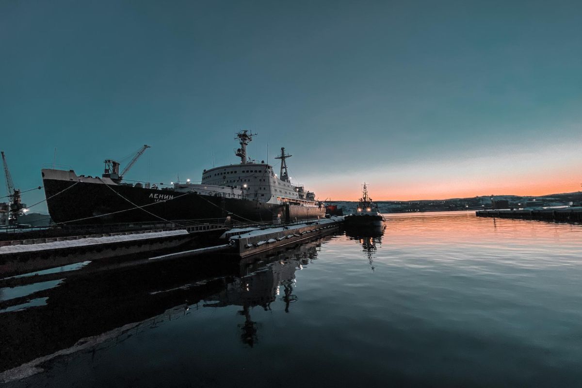 Мурманск - город Герой