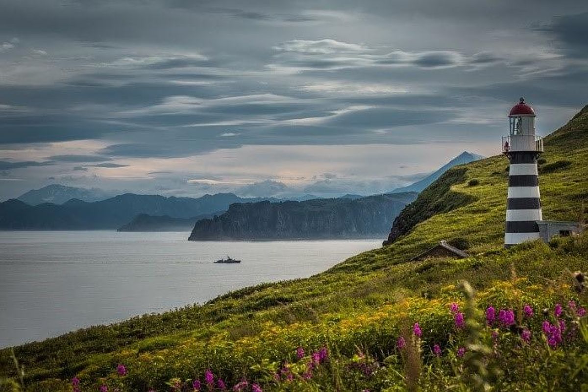 Джип-тур на мыс Маячный, скалы «Три Брата».  + Музей «Вулканариум».