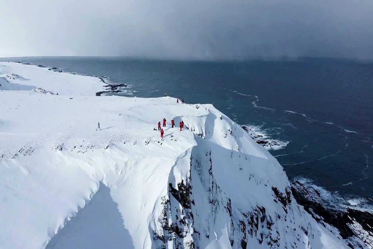 ФОРПОСТЫ СЕВЕРНОГО ЛЕДОВИТОГО