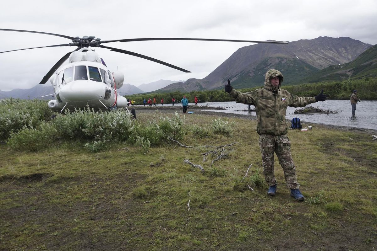 Горы, тундра, море – «три Чукотки» в одном маршруте (заброска вертолётом МИ-8)