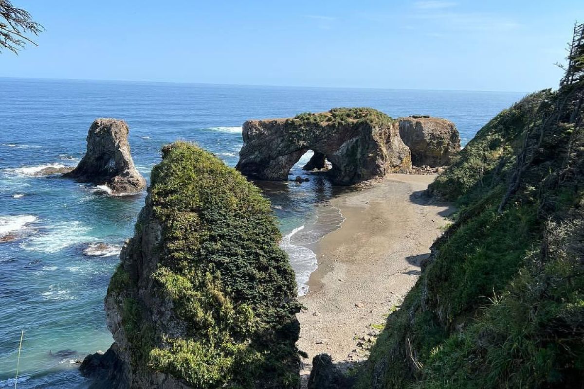 Мыс Великан. Мыс Птичий