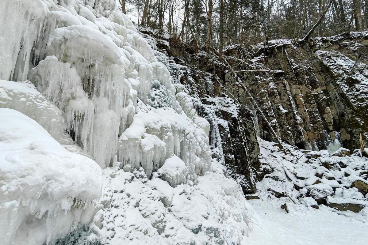 Водопад Горбатый