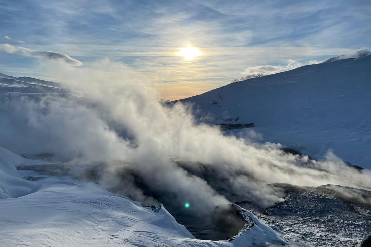 Джип-тур в «Малую Долину Гейзеров» (Дачные термальные источники) и водопад Спокойный. + Гастрономическая экскурсия «Мифы о Юколе» в корякской родовой общине «Эйвет».