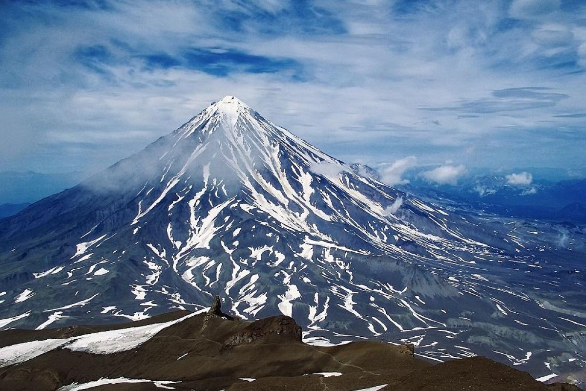 Джип-тур к Авачинскому вулкану (гора Верблюд) + «Черный пляж»