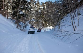 Мыс Евстафия. Снегоходы