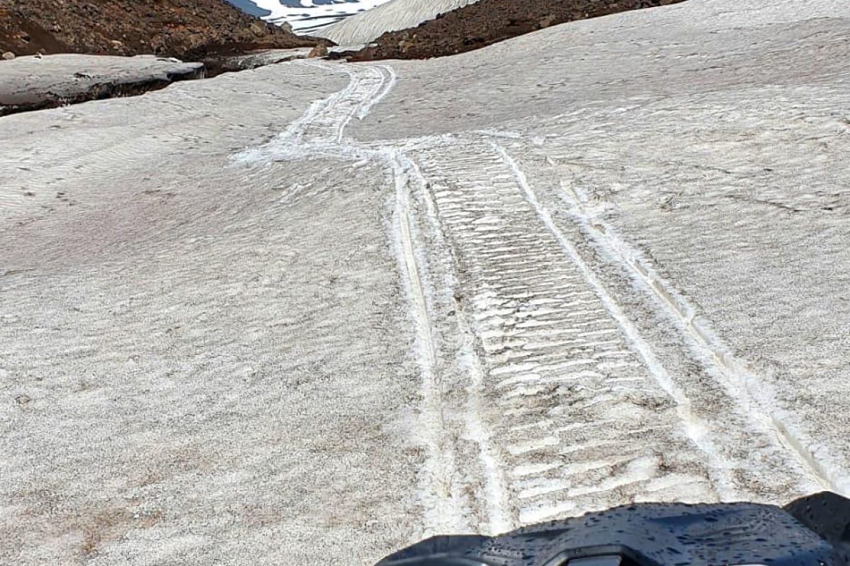 Вся мощь вулканов. Снегоходный тур повышенной комфортности.