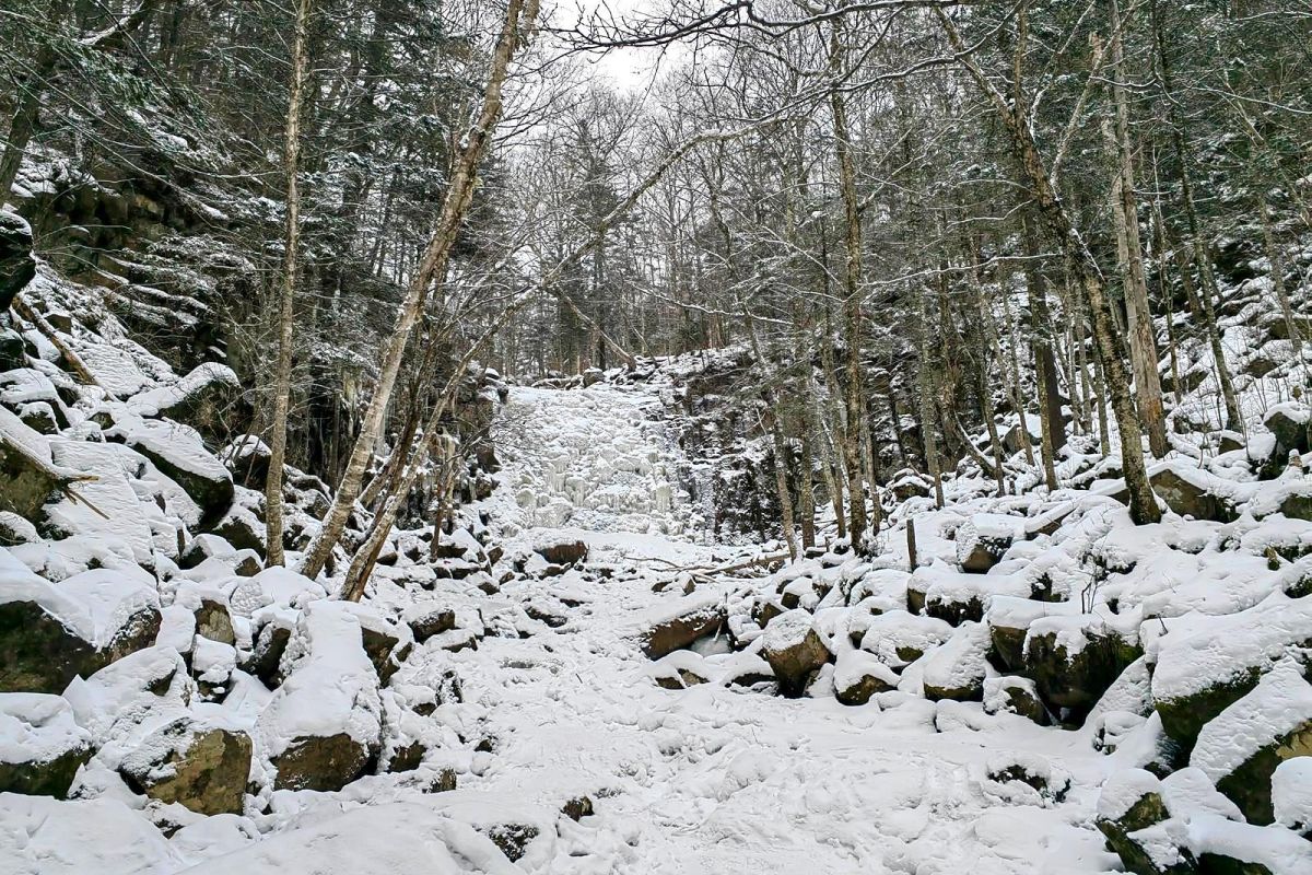 Водопад Горбатый