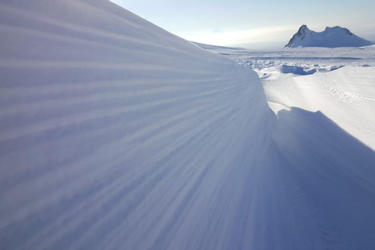 Вся мощь вулканов. Снегоходный тур повышенной комфортности.