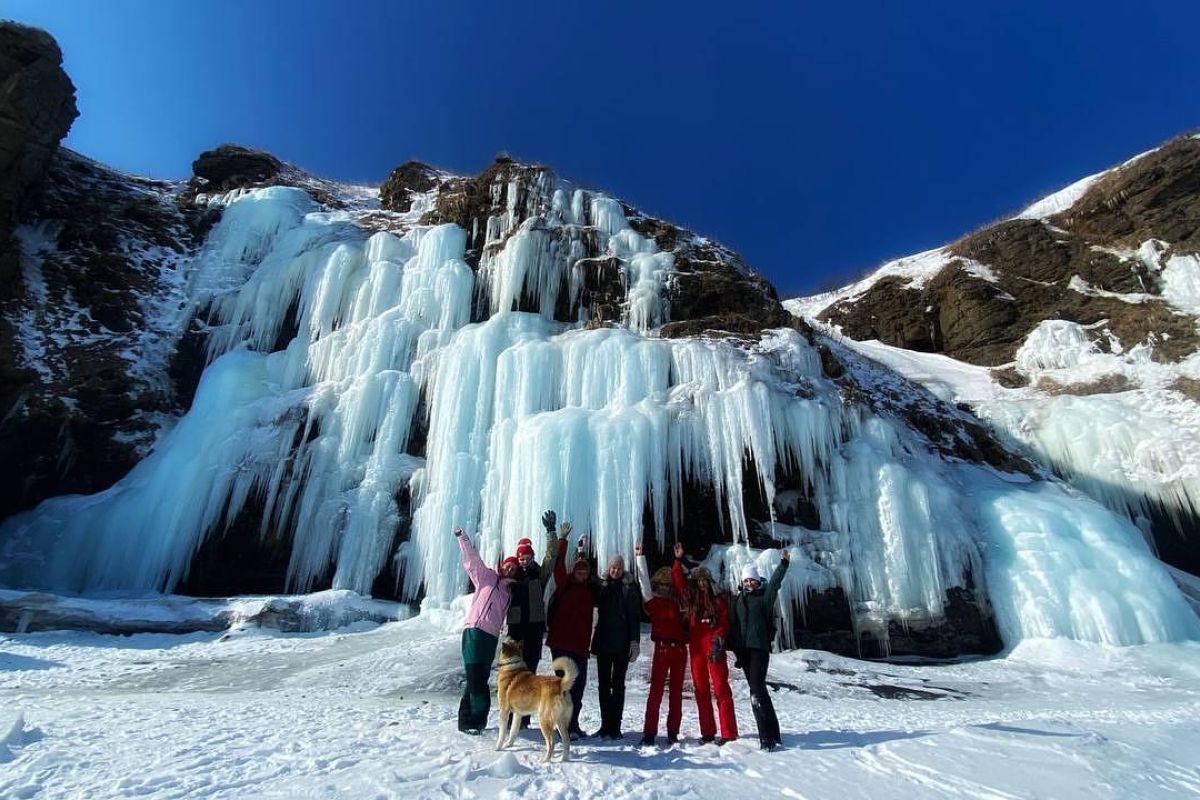 Бухта Тихая. Ледопады