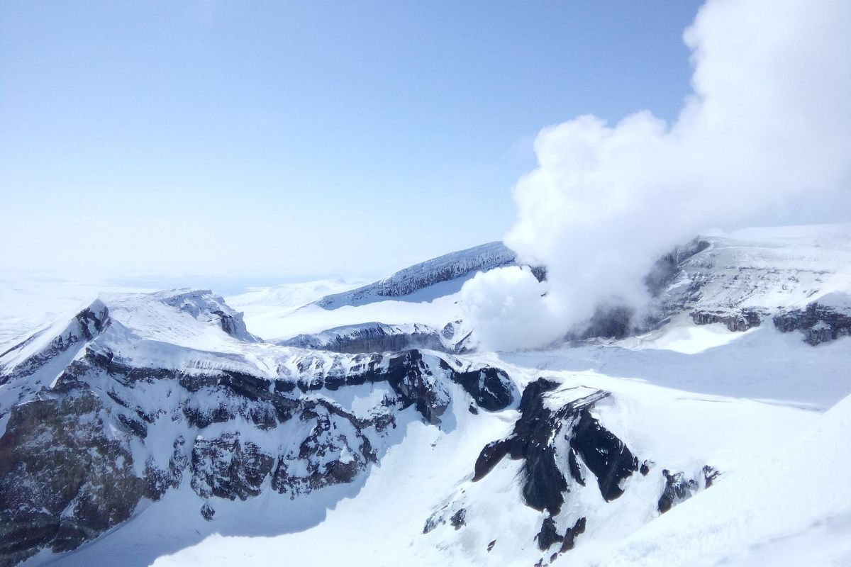 Влукан Горелый + вулкан Мутновский за один день на снегоходе