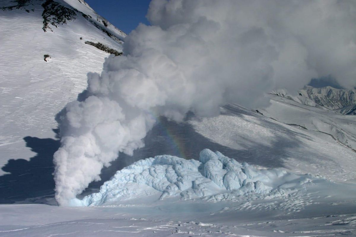 На снегоходах к Дачным термальным источникам (Мини долина гейзеров), 1 день