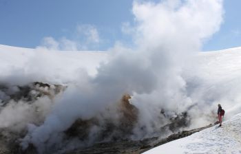 Экскурсия на вездеходе на Вилючинский перевал и Дачные источники